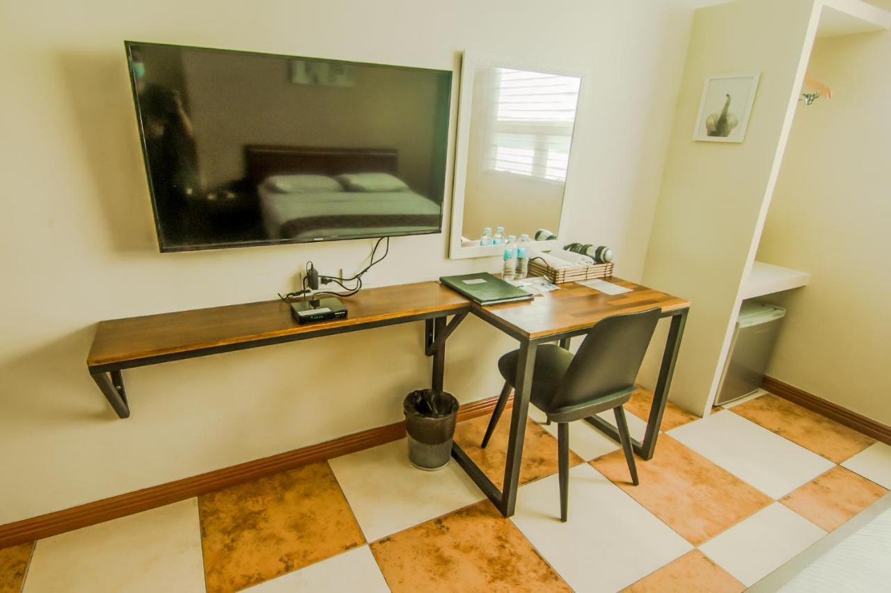 Dg Grami Hotel Paranaque City Buitenkant foto