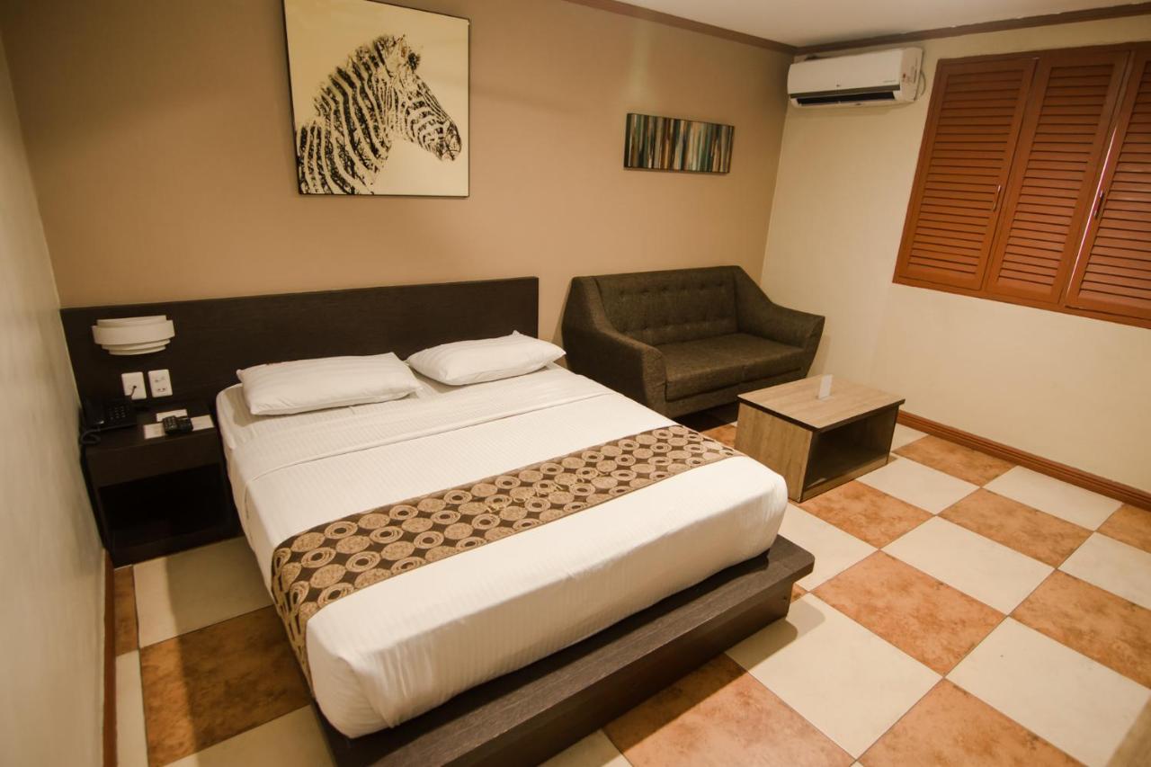 Dg Grami Hotel Paranaque City Buitenkant foto